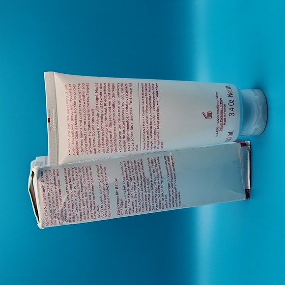 Clarins NIB Hand and Nail Treatment Cream Sealed 100ml** - Picture 2 of 3